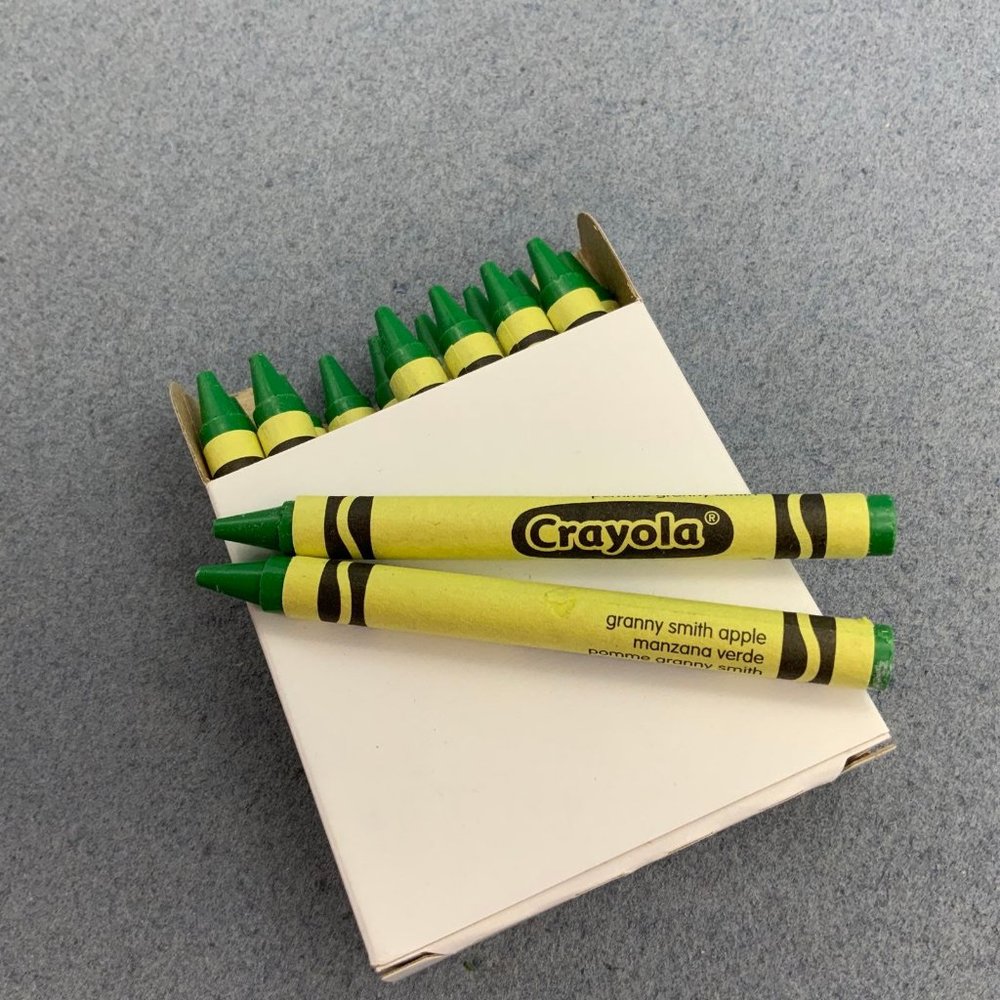 Crayola Crayons Lot 16 Standard Size Granny Smith Apple Manzana Verde Pomme BTS